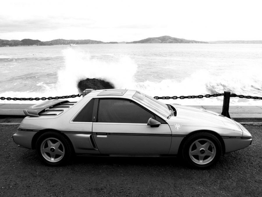  Pontiac Fiero 1984 года  (фото 4 из 19)